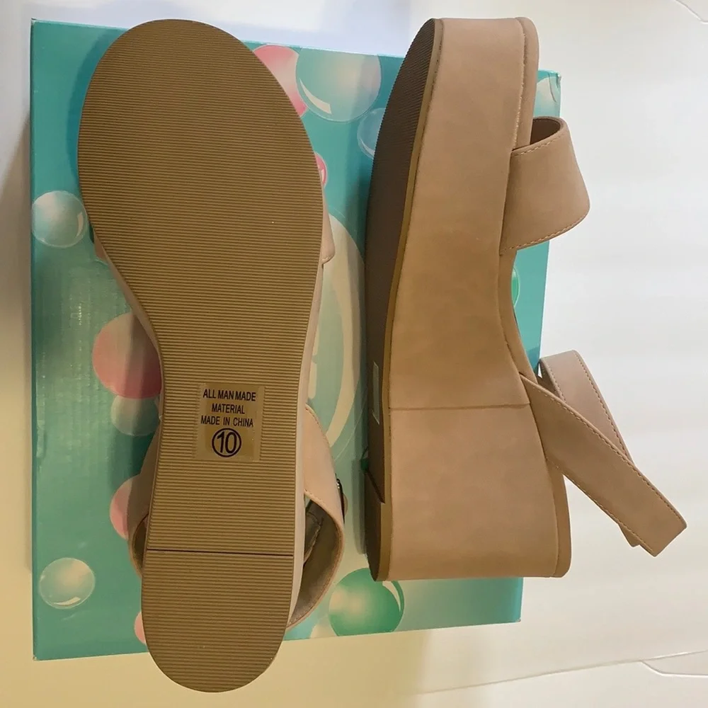 Size 10 Woman Tan Suede Wedges. - Picture 4 of 4